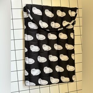 BAGGU Puffy 16” Retro Recycled Laptop Sleeve-Fluffy Cat BlackWhite.Discontinued!